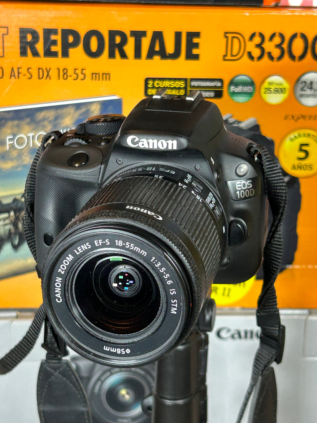 Canon EOS 100D + Canon 18-55mm