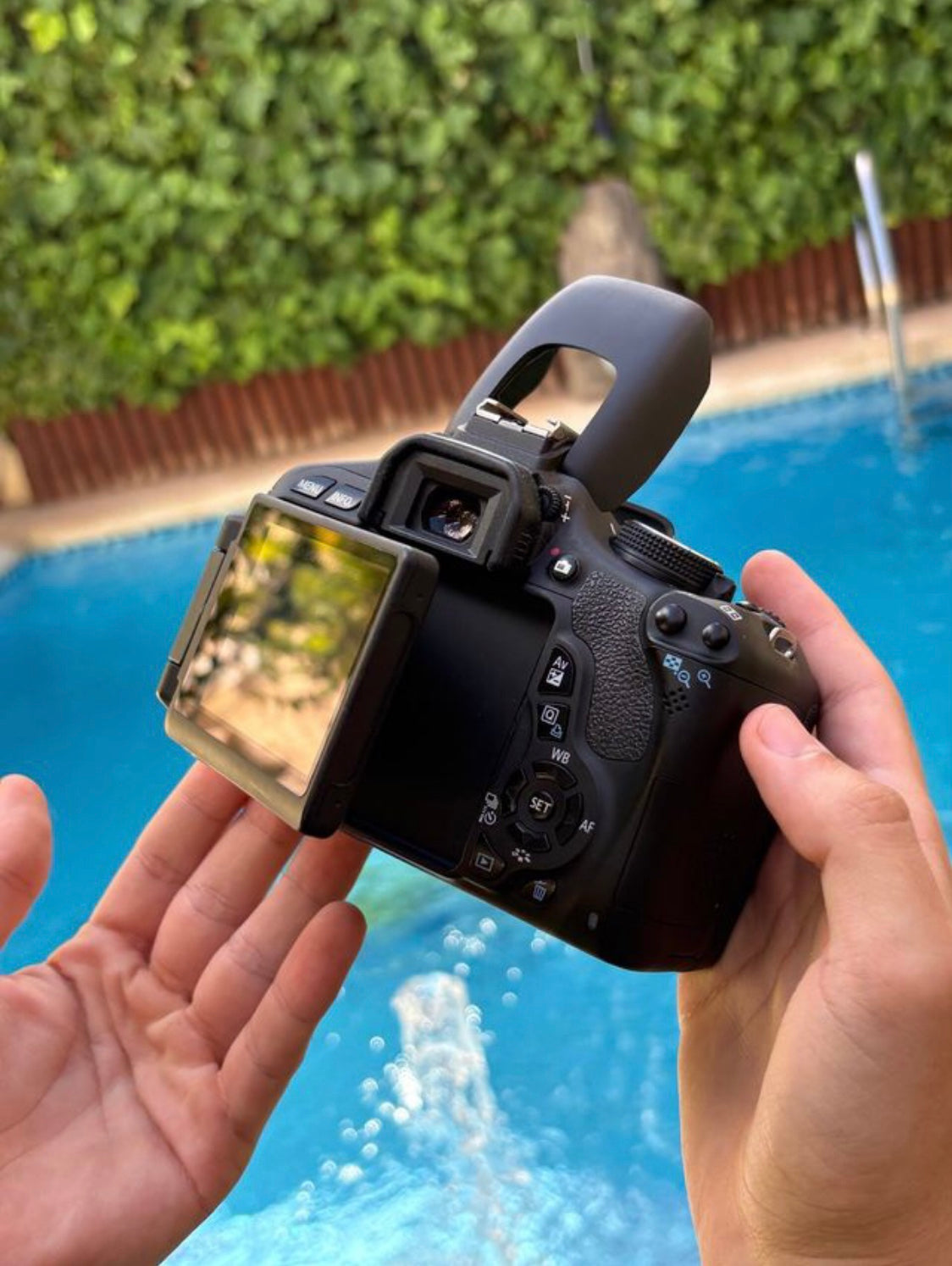 Canon EOS 600D + 18-55mm