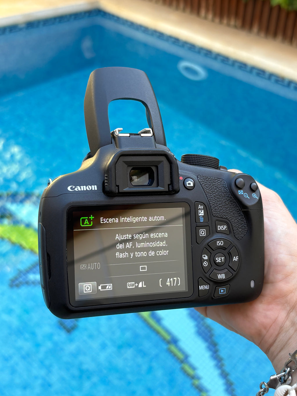 Canon EOS 1200D + 18-55mm