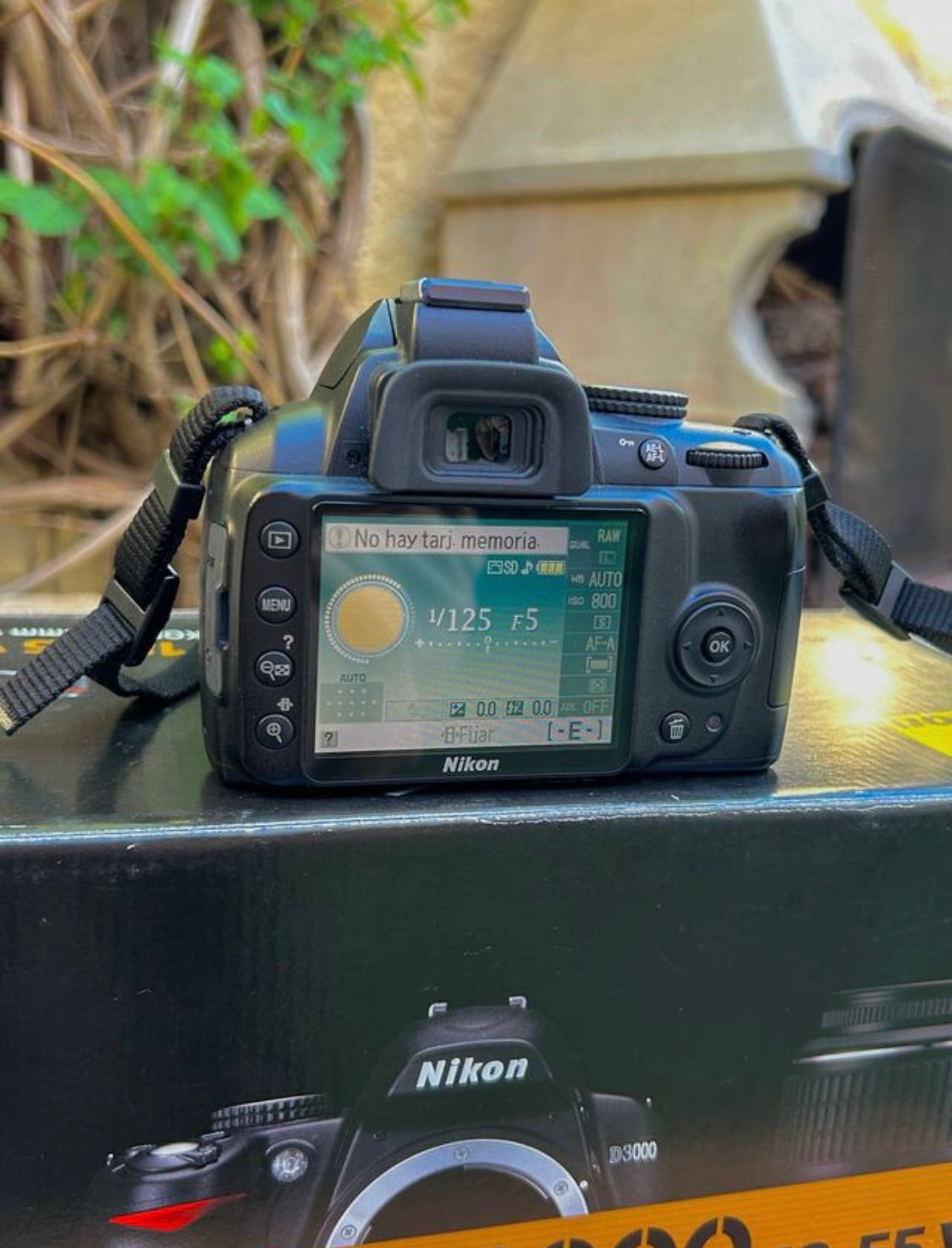 Nikon D3000 Pro + Nikon 18-55mm y Accesorios