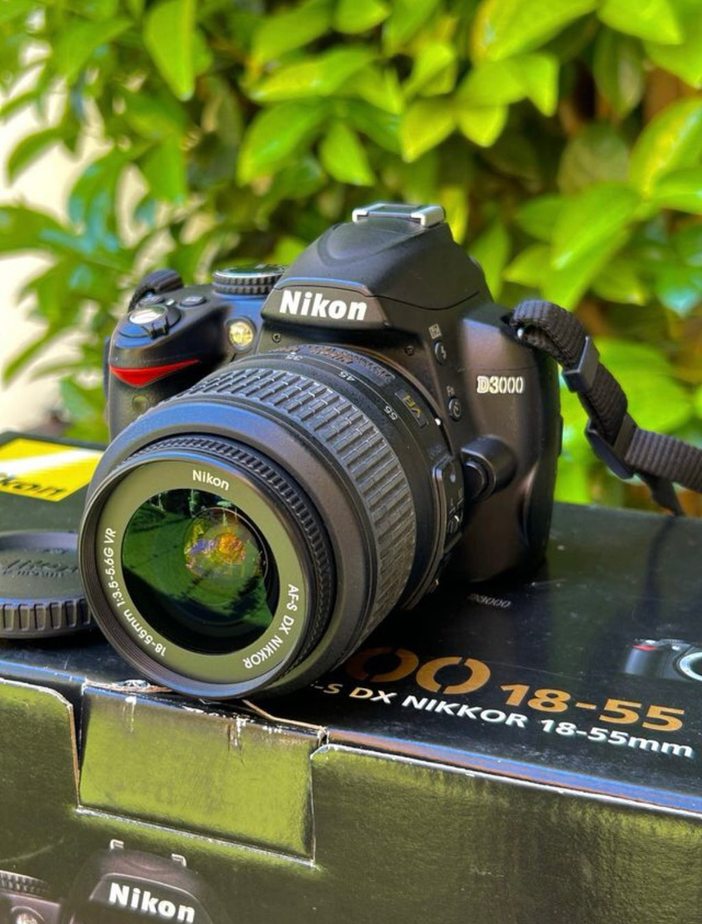 Nikon D3000 Pro + Nikon 18-55mm y Accesorios