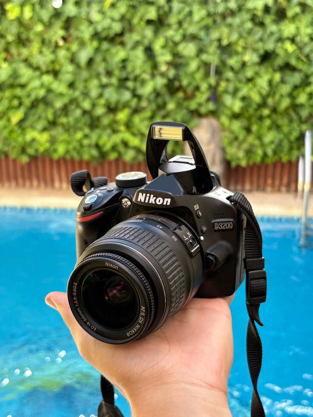 Nikon 3200 Pro + Nikon 18-55mm y Accesorios