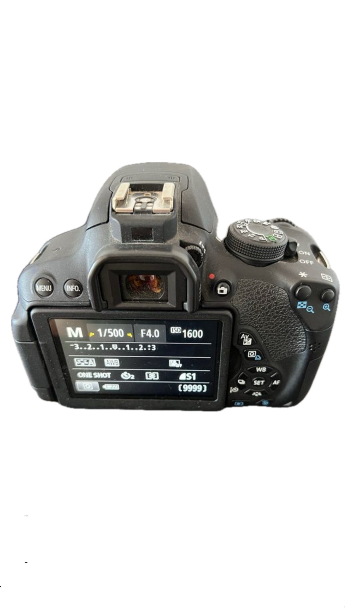 Canon EOS 700D + Canon 18-55mm