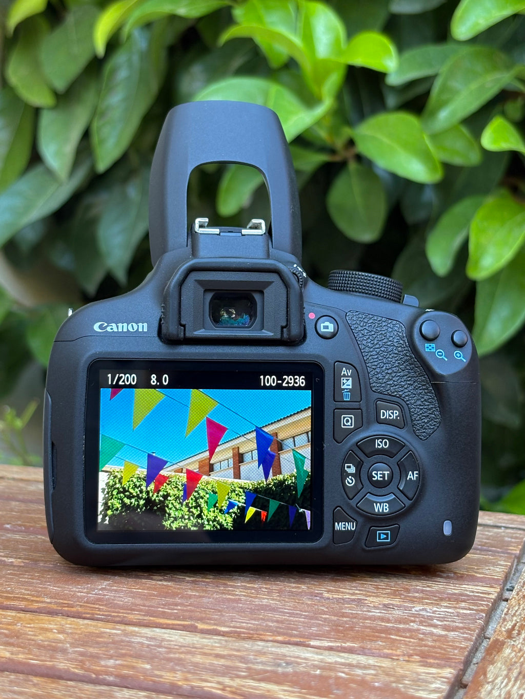 Canon EOS 1200D + 18-55mm