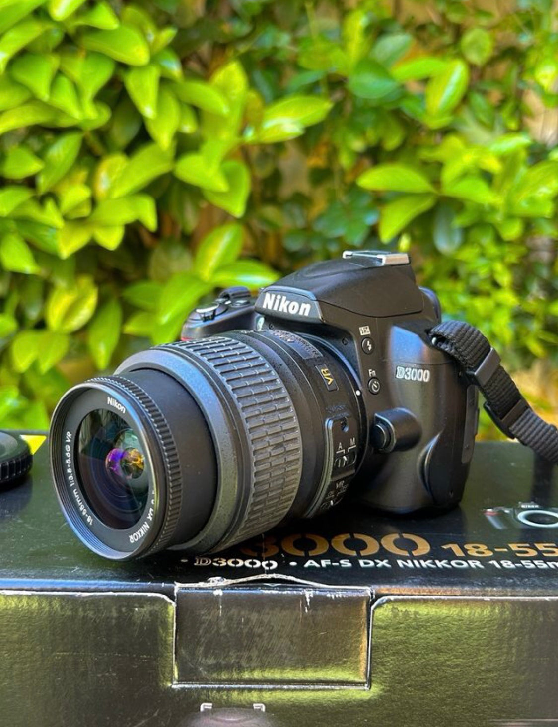 Nikon D3000 Pro + Nikon 18-55mm y Accesorios