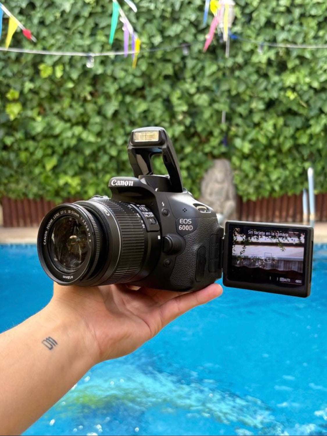 Canon EOS 600D + 18-55mm