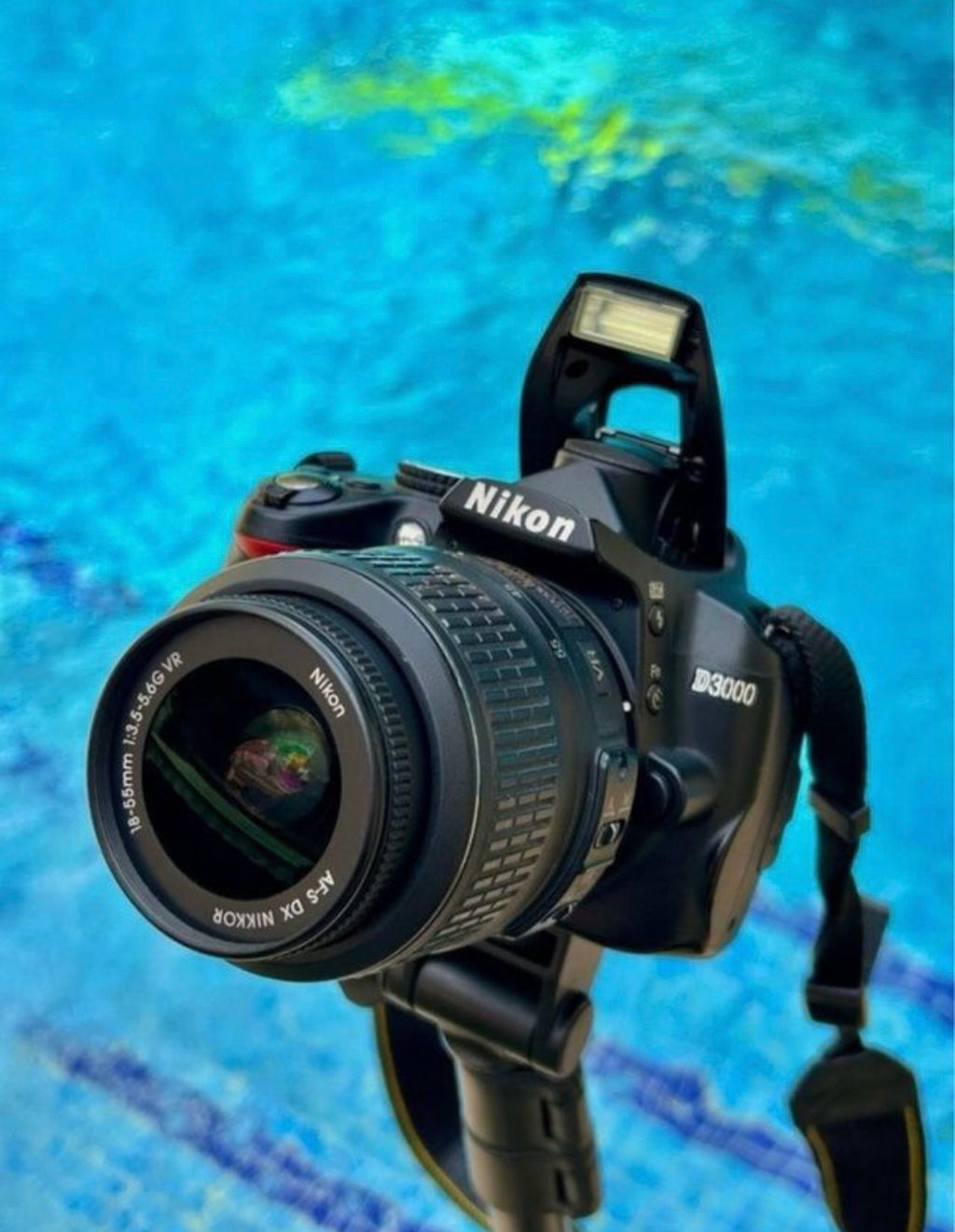 Nikon D3000 Pro + Nikon 18-55mm y Accesorios