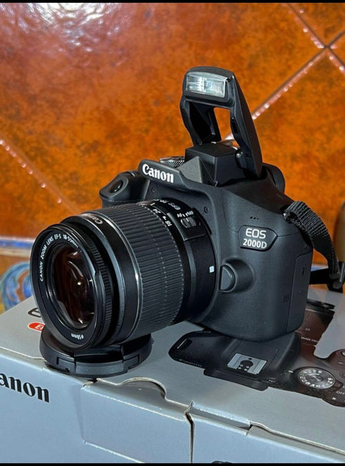 Canon EOS 2000D + Canon 18-55mm